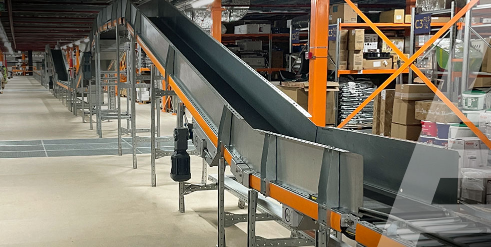 Design of a belt conveyor for warehouse
