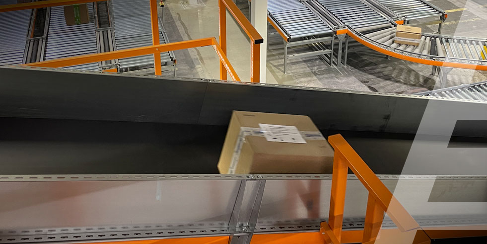 Type of packaging for inclined belt conveyor